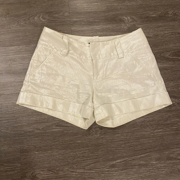 Alice and Olivia Cady Cuff Short Metallic 2 Silver - Picture 3 of 8